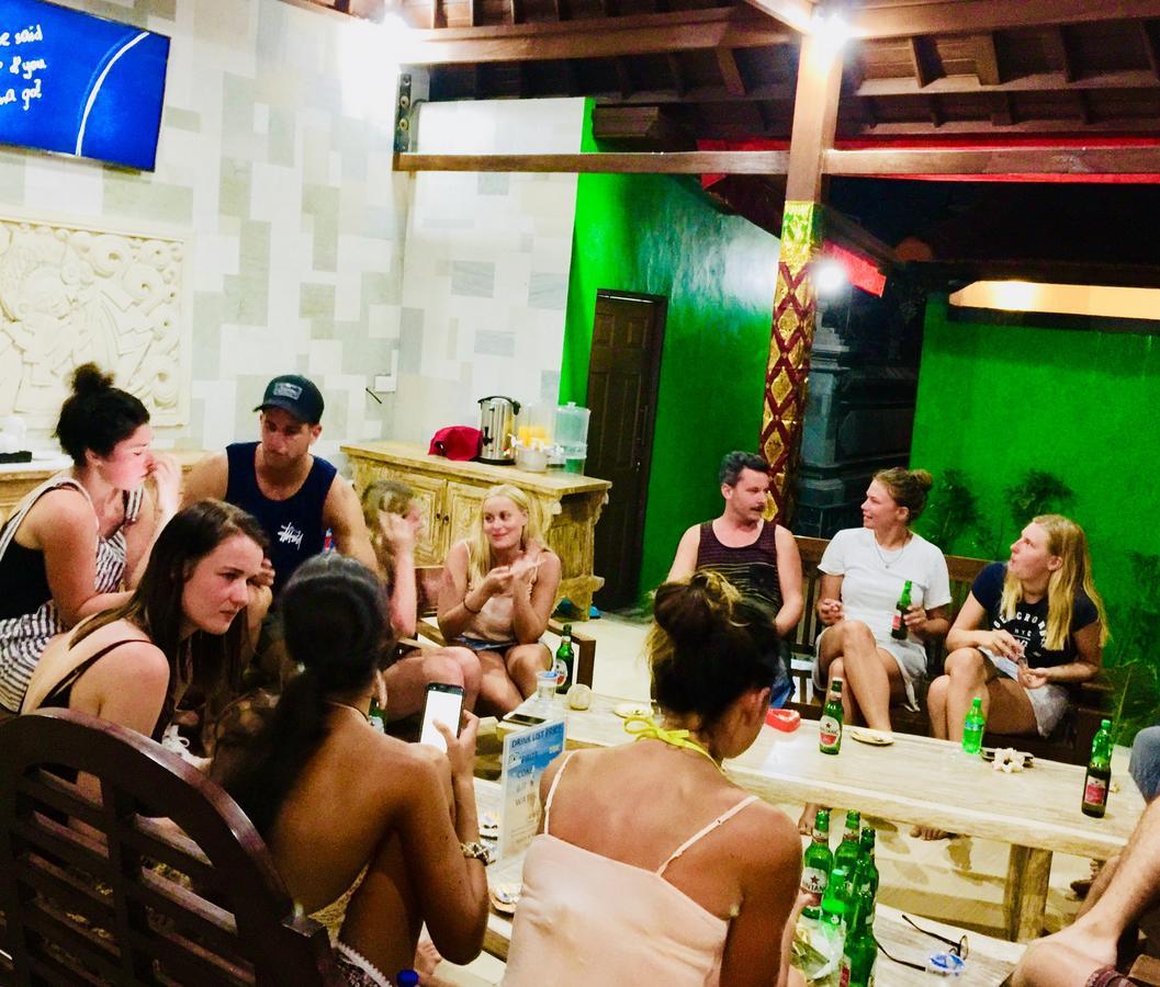Lembongan Hostel Nusa Lembongan Exteriör bild