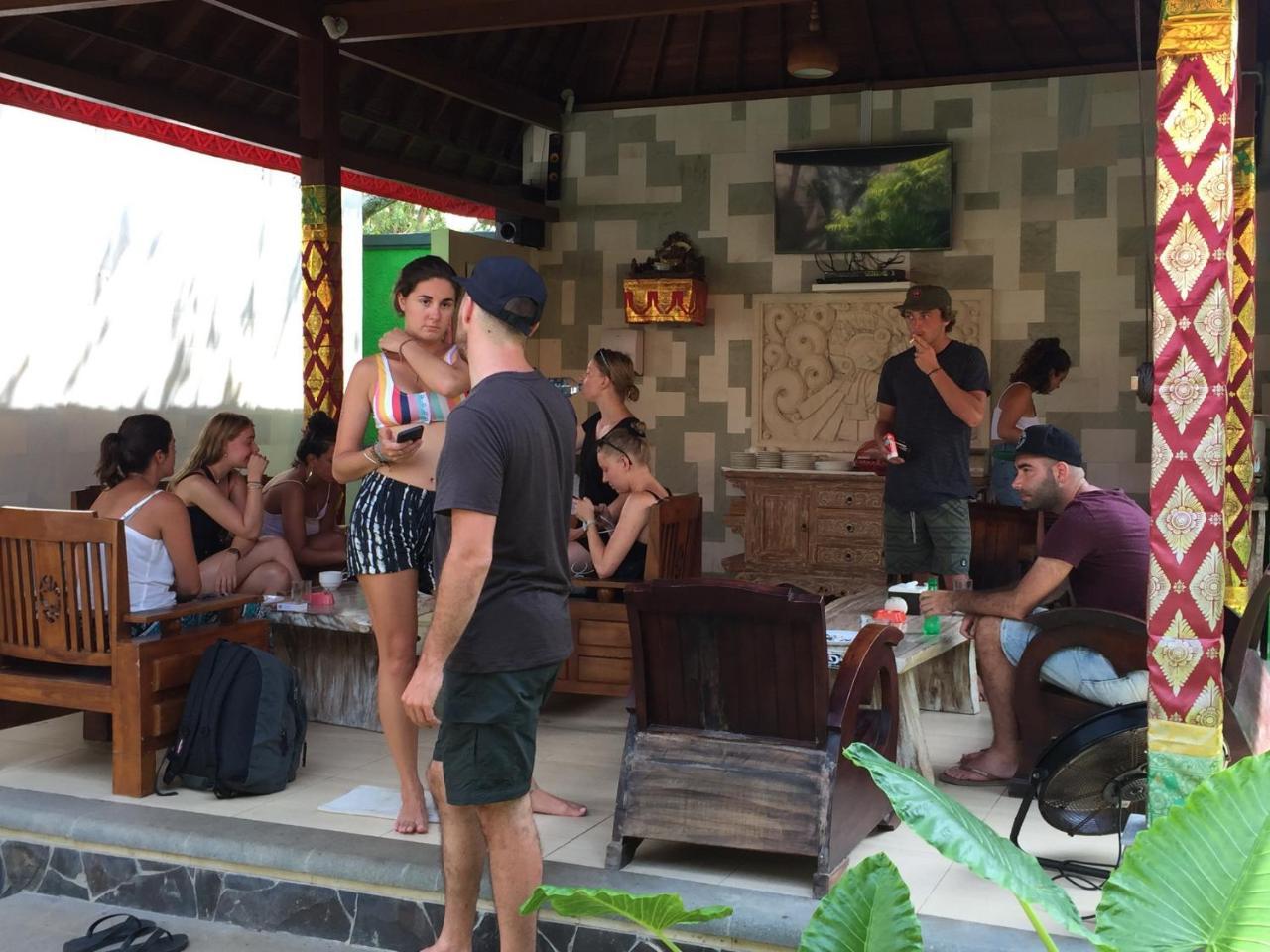 Lembongan Hostel Nusa Lembongan Exteriör bild