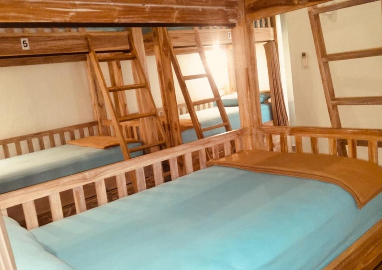 Lembongan Hostel Nusa Lembongan Exteriör bild