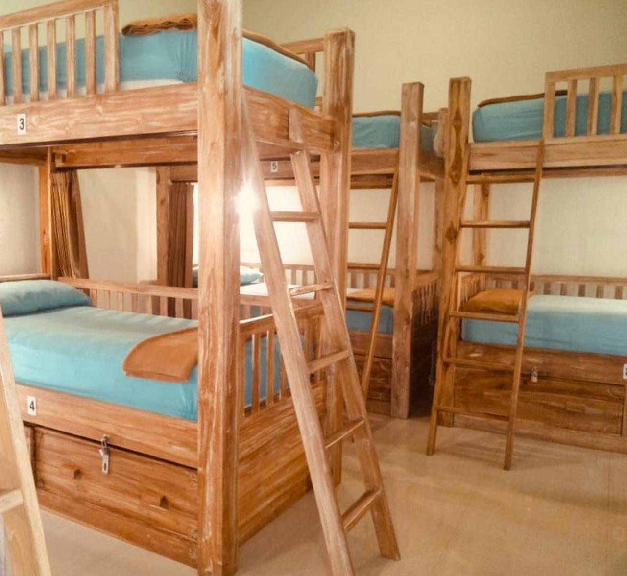 Lembongan Hostel Nusa Lembongan Exteriör bild