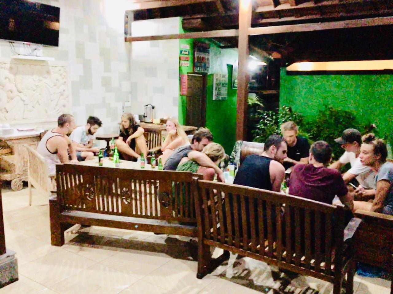 Lembongan Hostel Nusa Lembongan Exteriör bild